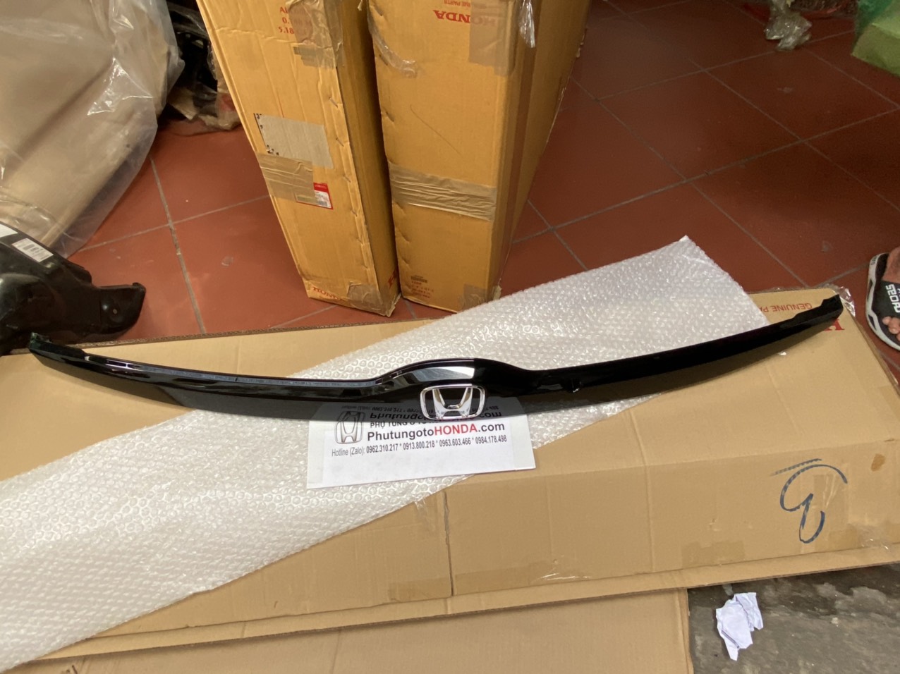 Ốp ngang cửa hậu xe Honda JAZZ